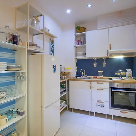 לינה וארוחת בוקר Flegreo 3*